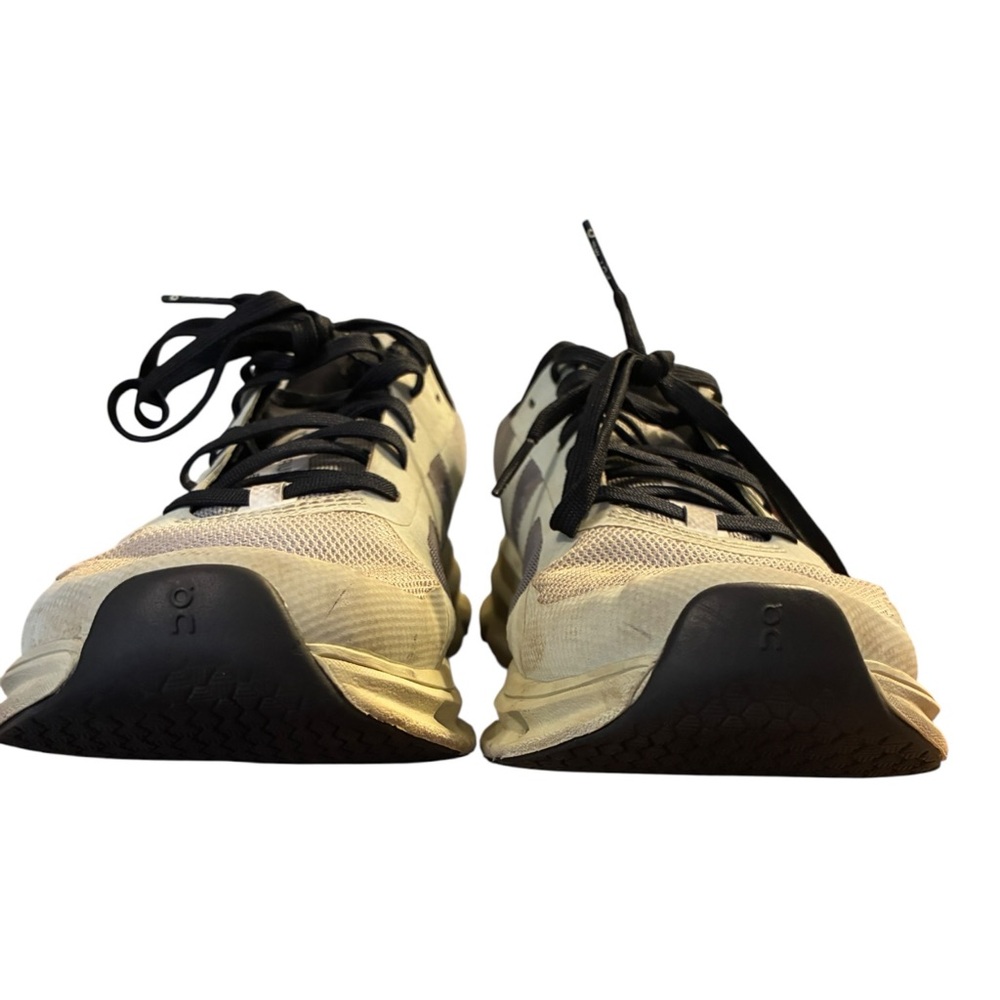 On Women's CloudRunner – Frost/Aloe (Size 6) - Picture 3 of 8